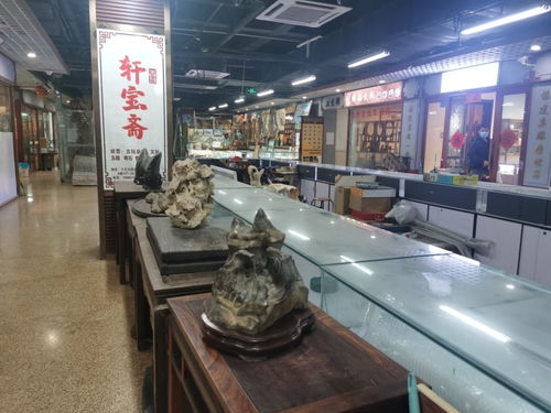 老城纪事 奇石变身记 线下精品下探身价引围观,线上摆件讲个故事日入三千